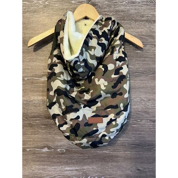 Dog Jacket Faux Fur Lined Soft Hook & Loop Close Winter Army Sz Medium New - Picture 2 of 6